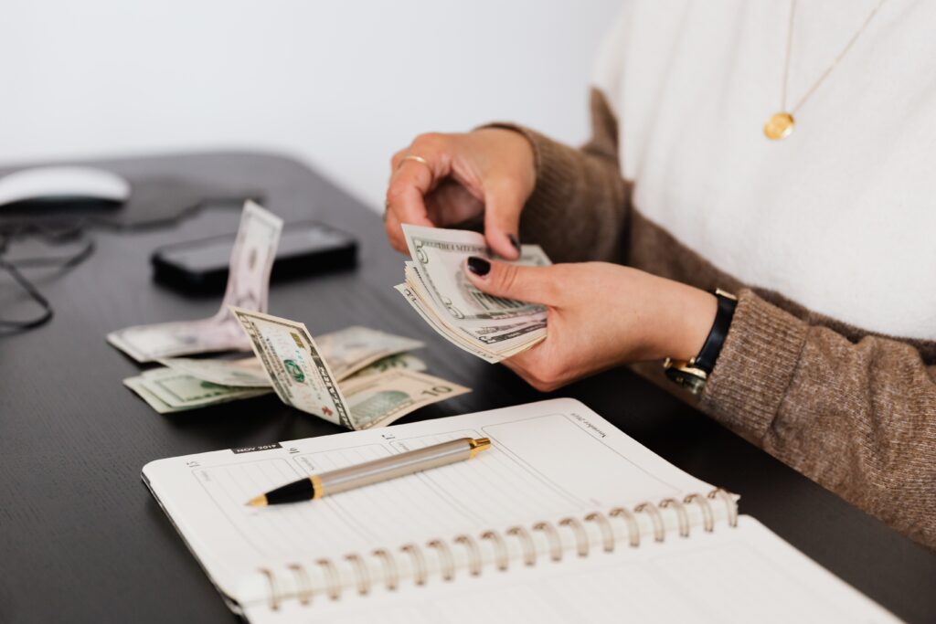 Mastering the Art of Daily Expense Management on a Salary