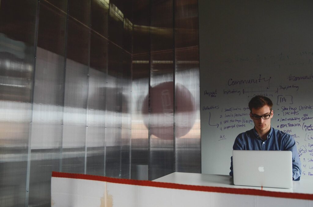 The Dynamic Duo: The Role of Founders and Team Members in Startups