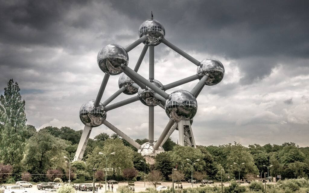 The Difference Between Orbit and Orbital: A Deep Dive into Atomic Structure
